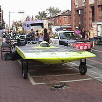 太陽能花車粉粧遊行