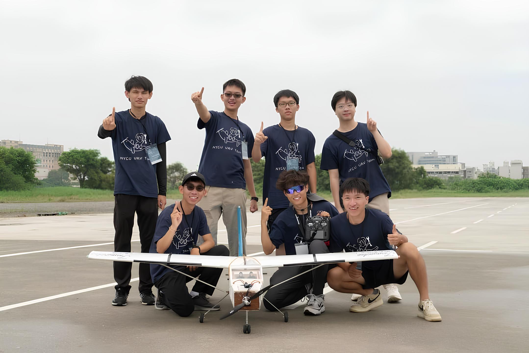 AUV_固定冀飛機